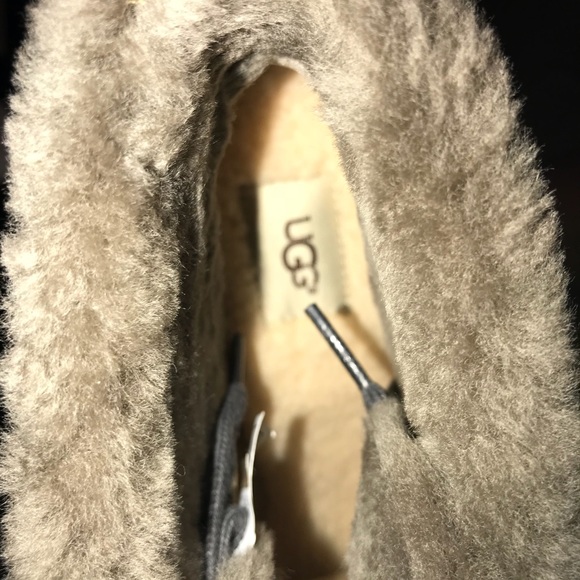 Ugg Wedge Boot 💸 - Picture 5 of 5